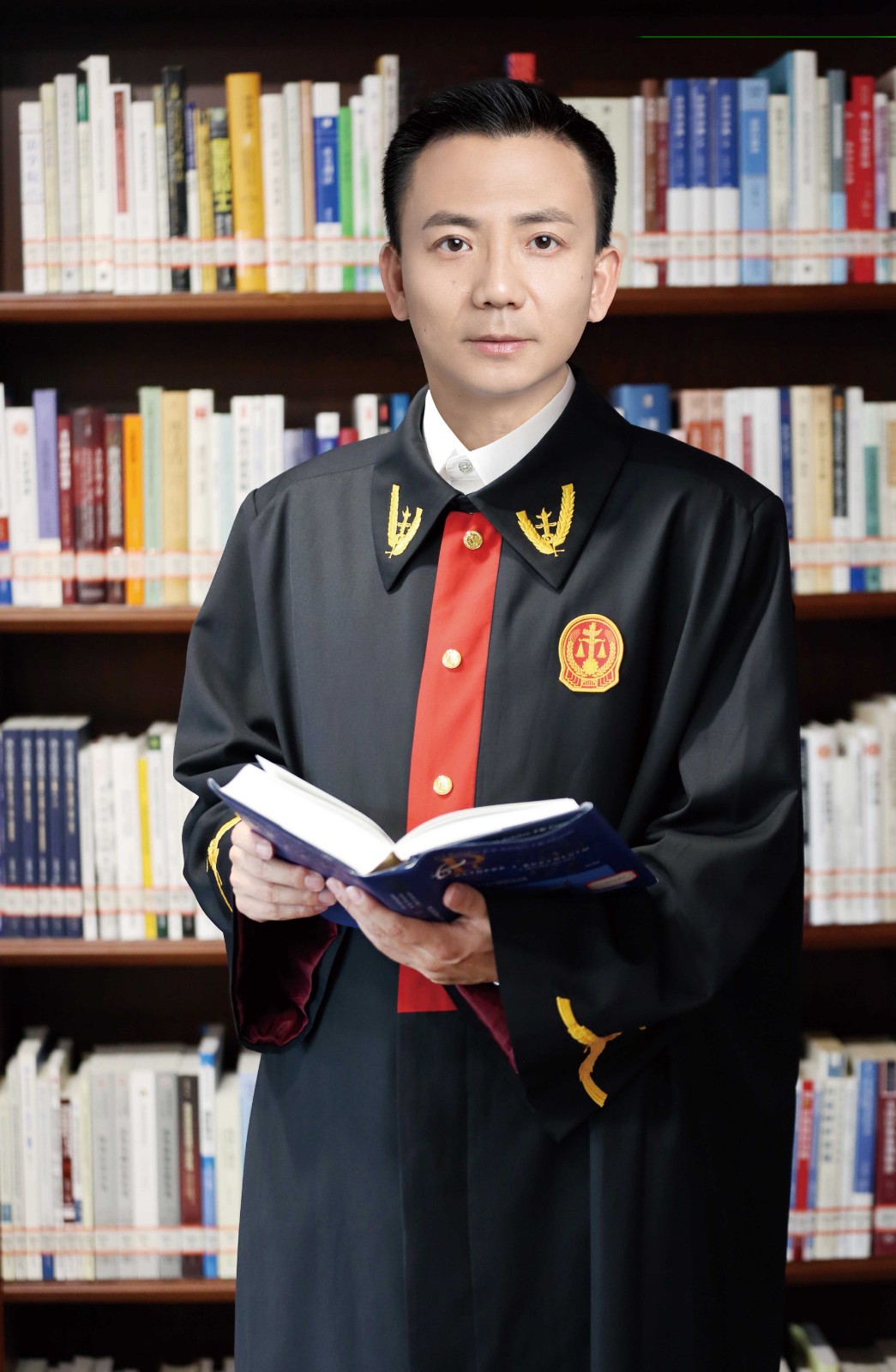 1730279619690.jpg 杨弘磊.jpg